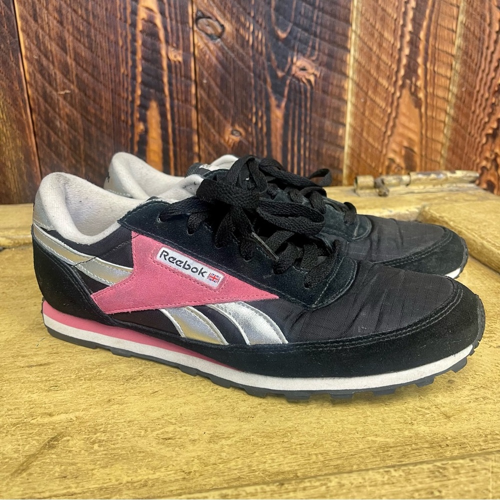 Reebok Classics / Women’s size 8.5 / Black-Pink-Silver
